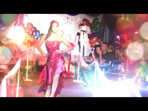 Transformistas en Alfombra Roja       LexyVideo