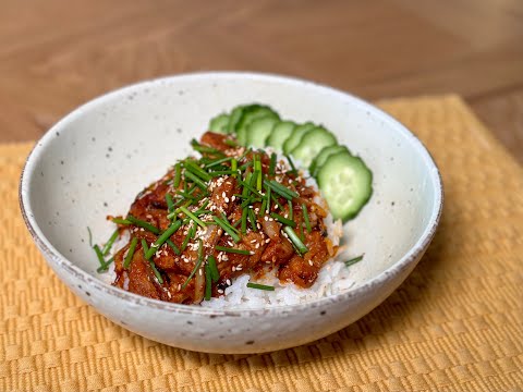 K-Soul Food. Cooking Spicy Pork Bulgogi (Dwaeji Bulgogi)