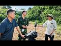 Suddenly, Huy's uncle came to borrow money, and the debt collectors followed him