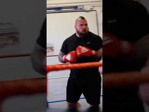Eddie Hall sparring Johnny Fisher🥊