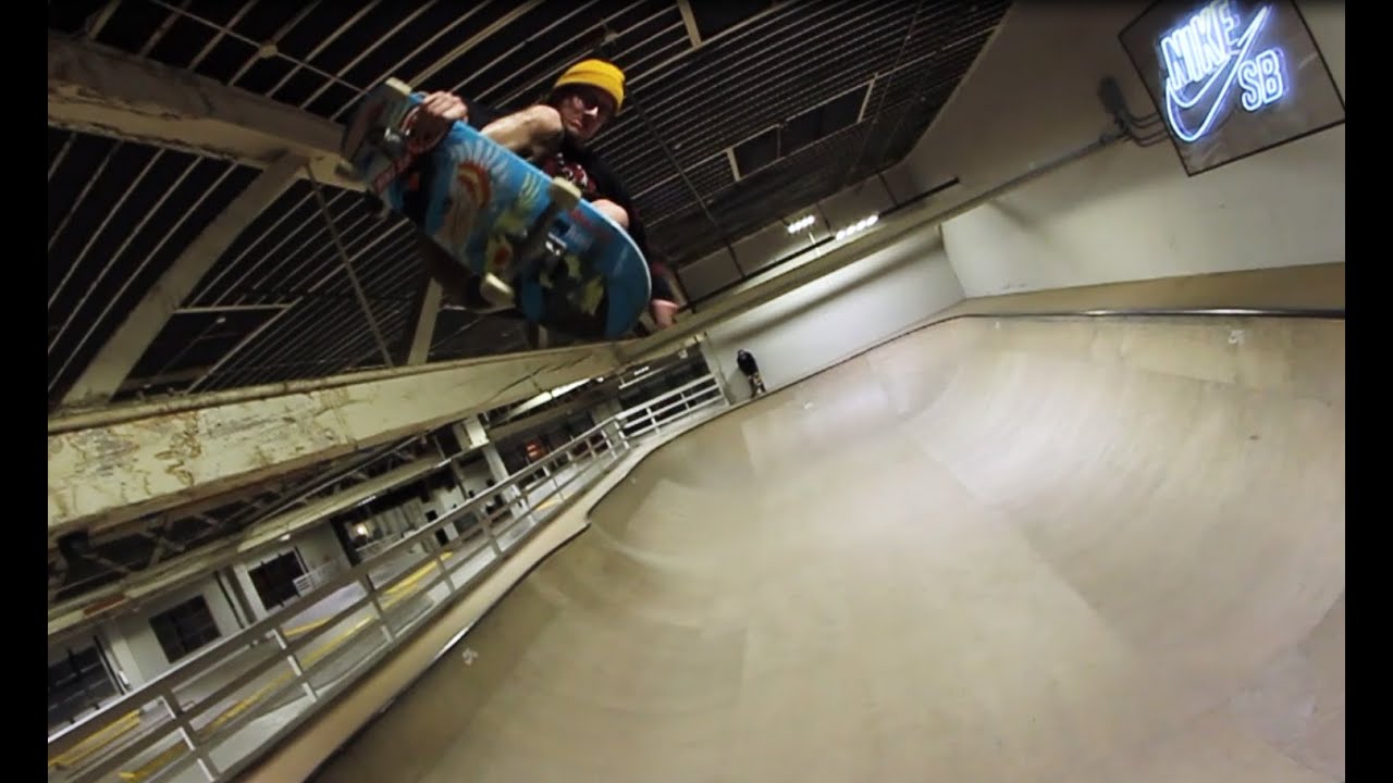 Ben Raybourn y sus amigos en el bowl de Nike SB