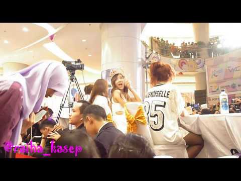 Glam - Jiyeon Cute fanservice at 130622 Lotte Avenue Grand Opening