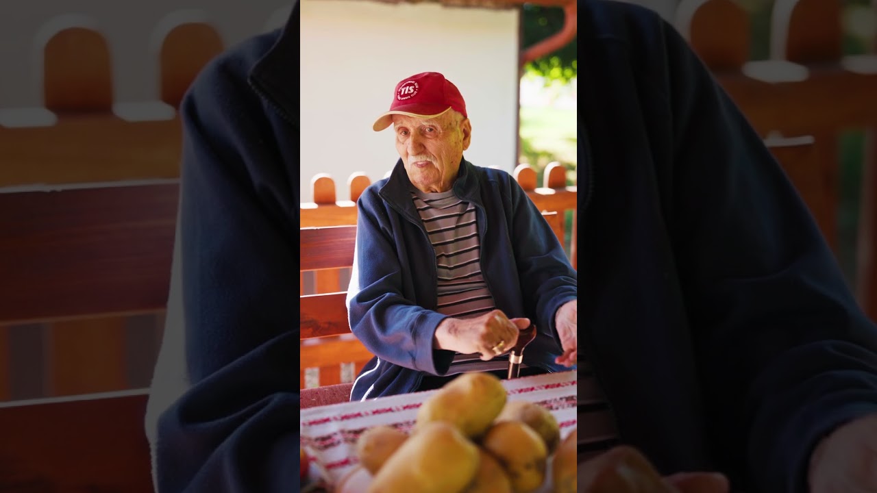Pavao Travanić u 93. godini uzgaja rajčice i krumpire koji privlače poglede