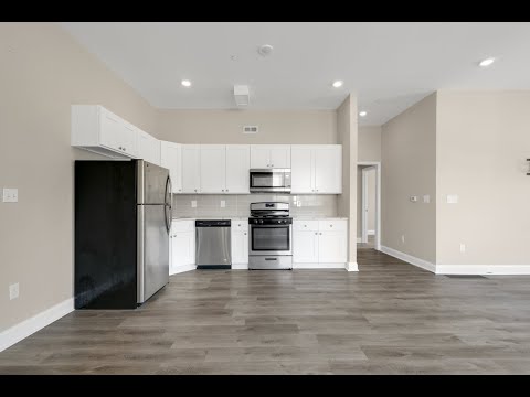 2331 N 33rd St #1: 3 BD / 2.5 BA