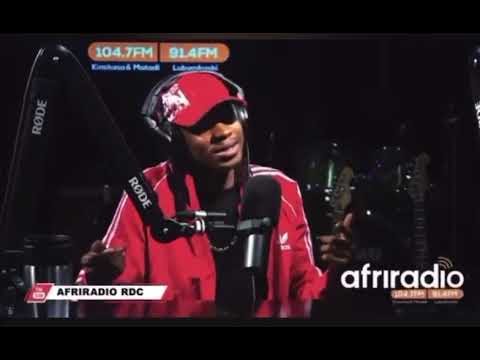 Roméo le miraculeux chante Fally Ipupa.