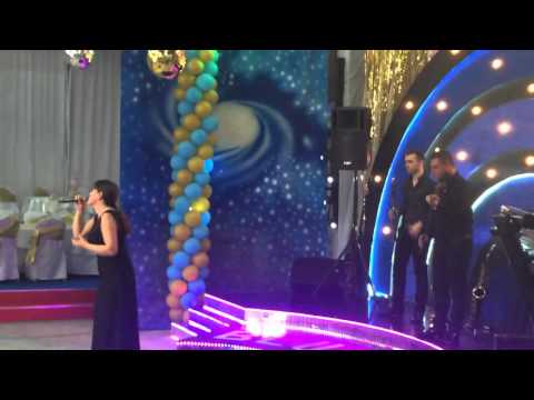 Donika Ndreca -Diten e Diel (live)