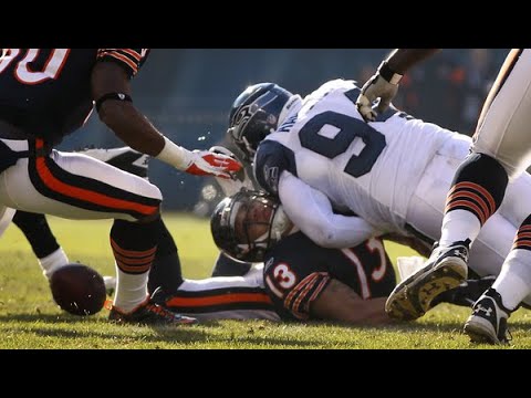 Johnny Knox's Neck Injury vs Seahawks (Career Ending) - 2011 Week 15