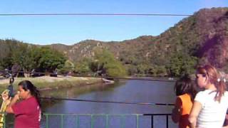 preview picture of video 'Cruzando el rio'