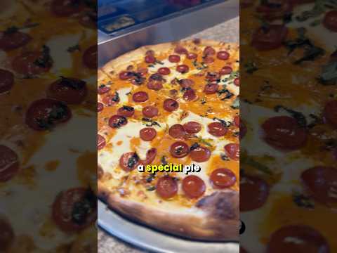 Vodka Pepperoni Basil Pizza… Would you try this? 🍕🔥 #davilaspizza #pizza #pepperoni #italianfood