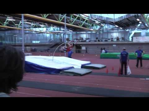 Max H. Unfall Stabhoch Bayrische U18 am 21.1.14 in München