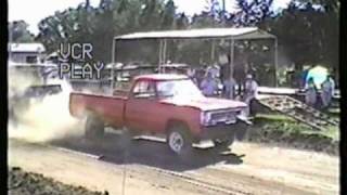 preview picture of video 'SIZZLER R/T 1975 Dodge Power Wagon Mopar 440 Tyndall, South Dakota PICKUP PULLS'