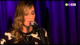 Anouk - Pretending as Always (live bij Evers Staat Op)