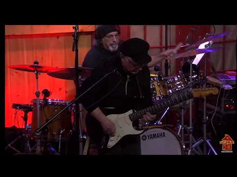 Phil Keaggy, Tony Levin, Jerry Marotta | Stella Luna (The Bucket List Live at Daryl's House)