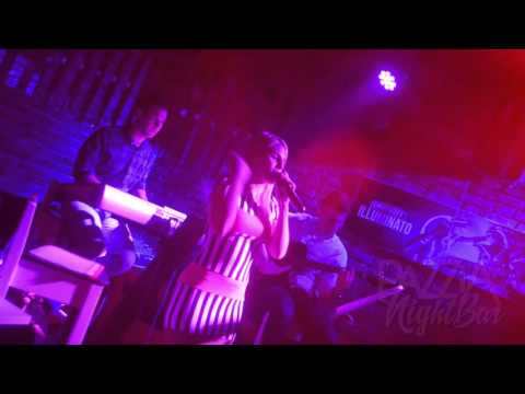 Sara Reljić Live @ PaZZia / Parni Valjak- Sve još miriše na nju (cover)