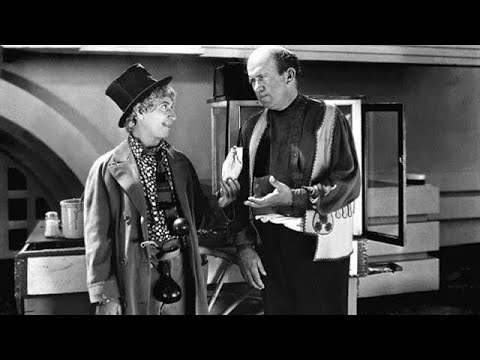 Duck Soup (Peanut Stand Scene)