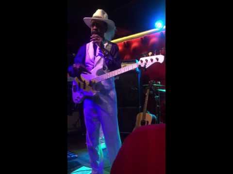 Larry Graham talking about Prince!