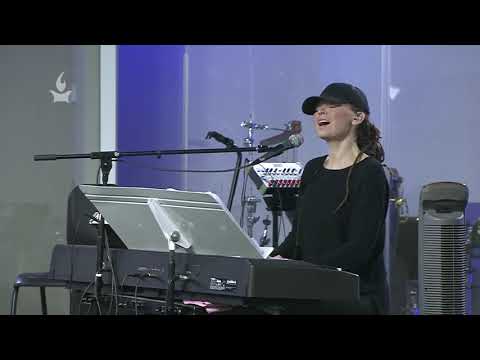 Misty Edwards  // Lauren Alexandria // Nov. 26, 2015