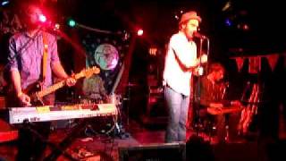 Red Wanting Blue / Gravity