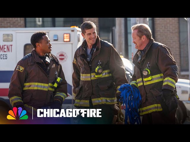 Vídeo relacionado con Chicago Fire: Season One - Chicago Fire: Season One (5 DVD)