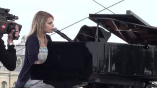 Coeur de Pirate - Le long du large  (HD)