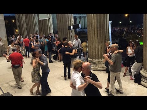Open Air TanzschuleTango & Tango Crossover Party  @ Königsplatz, München