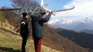 preview picture of video 'Colma di Sormano 2012 lancio Easy Glider'
