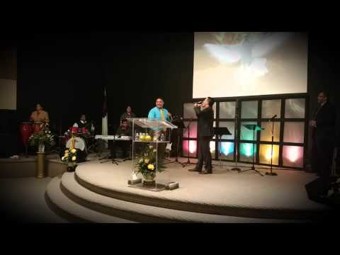 Hay Un Tesoro/Yo Cantare Mix