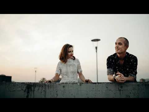 Okustični - Se vrti(ko si na tleh)