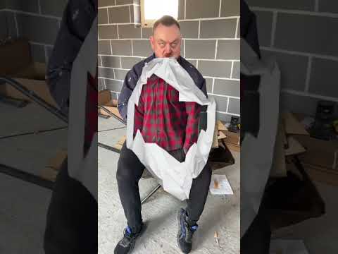 Gdy kolega potrzebuje pomocy 😉 #śmieszne #budowlaniec #remontdomu #humor #praca #funny