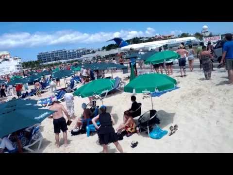 Jet engine blast st maarten