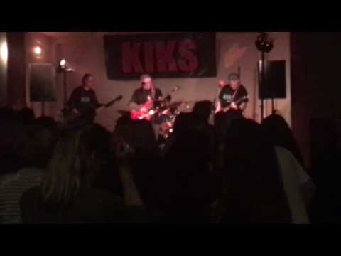 Kiks - KIKS - Vstávej/ U Meisnerů (live)