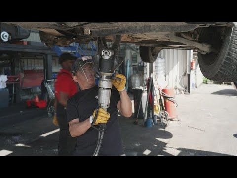 Schrott ist nicht gleich Schrott: Wie viel Geld steckt in alten Autos?