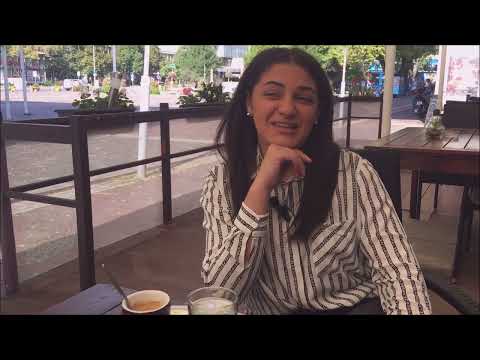 Oláh Szandra - Salgótarján főterén énekelt nekünk. Köszönjük, megosztjuk!  Tedd ezt TE IS! 😃 09. 26.