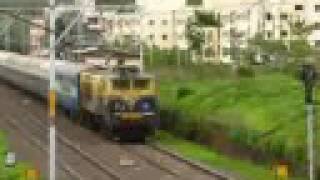 preview picture of video 'SINHAGAD EXPRESS GLIDING'