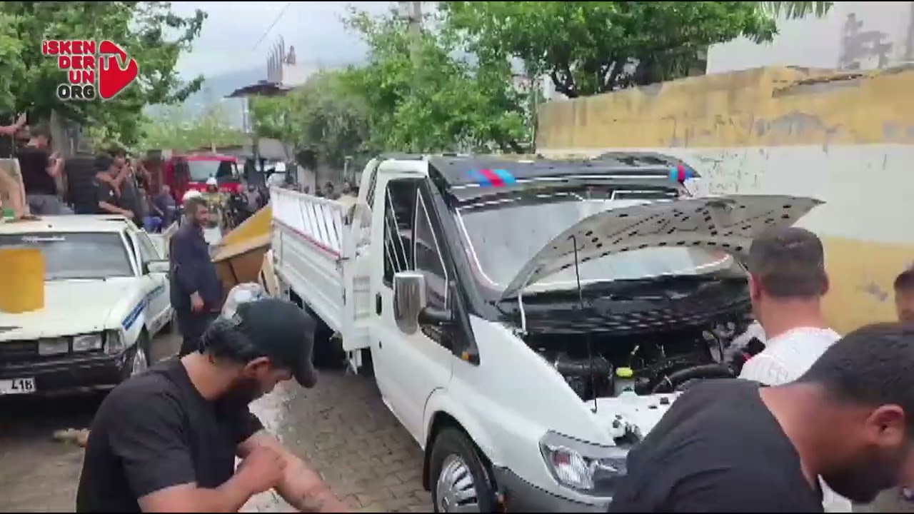 Ev Eşyaları Pikapta Yandı