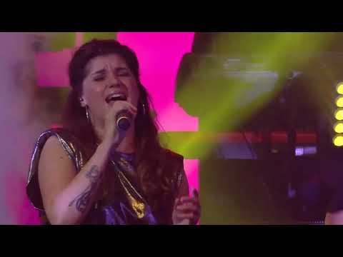 Majka x Curtis Elvitted a szívemet 2021