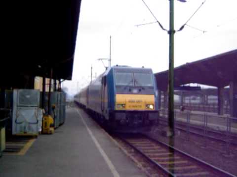 MÁV Traxx 480-001 mozdonyt betolják