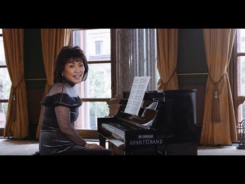 Noriko Ogawa piano lesson on Mozart's Rondo Alla Turca