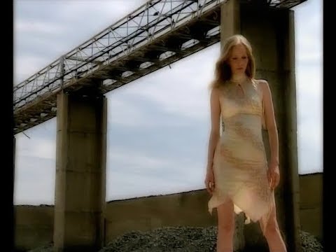 MAGAZIN & TIFA - ZAR JE LJUBAV SPALA NA TO (OFFICIAL VIDEO 2001)