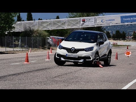 Renault Captur 2017 – Maniobra de esquiva (moose test) y eslalon | km77.com