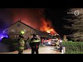 VIDEO: Explosie bij grote brand in loods Beesd