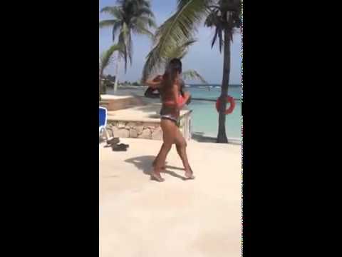 Marine  Jojo KIZOMBA Puerto Aventuras Badoxa  Controla