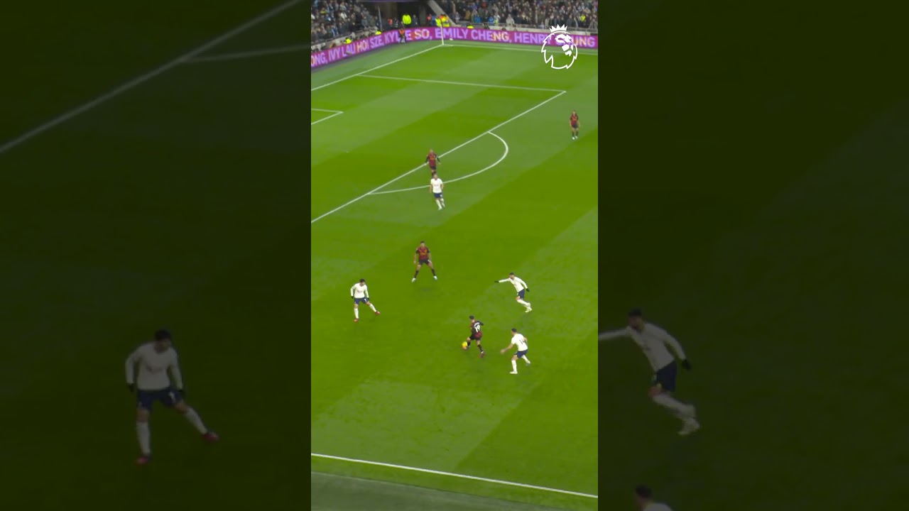 Spurs win the ball & Kane scores!