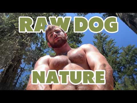 2 Männer campen im Wald