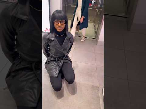 Edna Mode walks into a clothing store