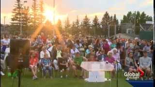 Hundreds attend candlelight vigil for missing Calgary family   Globalnews ca