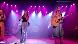 She Don&#39;t Love You (Eric Paslay cover) by Runaway June