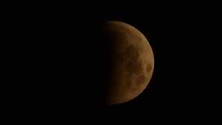 preview picture of video 'Lunar Eclipse 04/04/2015'