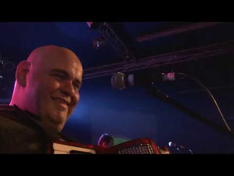 Guardianes del Amor de Arturo Rodríguez - Disculpe Usted "En Vivo" (Video Oficial)