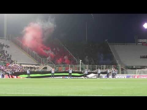AC Fiorentina vs FC Basel: Intro im vollen Gästesektor - 11.05.2023
